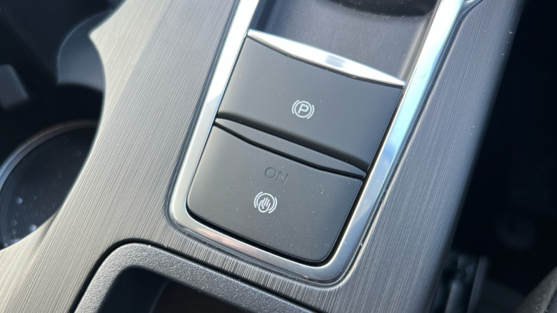 Ford Kuga 2.5 PHEV Active 5dr CVT Estate